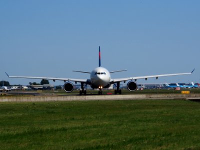 N816NW - Airbus A330-323E (A333) cn 827 taxiing 21July2013 pic-001
