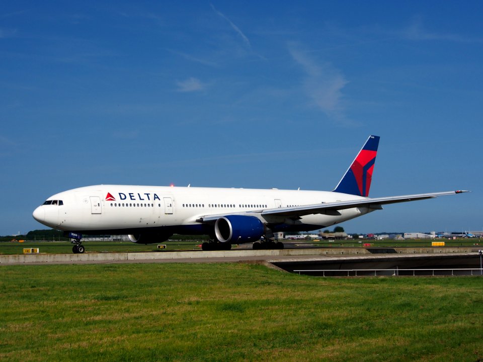 N864DA Delta Air Lines Boeing 777-232(ER) - cn 29736 pic2