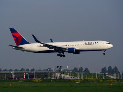 N187DN landing at Schiphol (AMS - EHAM), The Netherlands, pic3