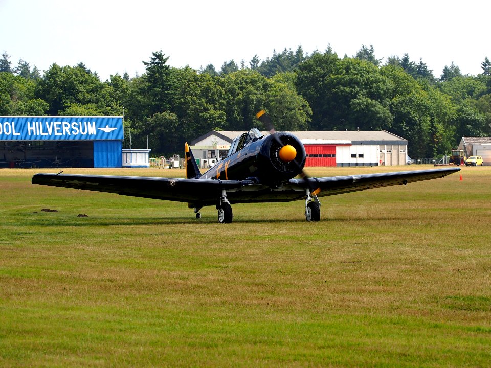 N13FY, AT-6A Texan (16544) at Hilversum Airport (ICAO EHHV), photo-06