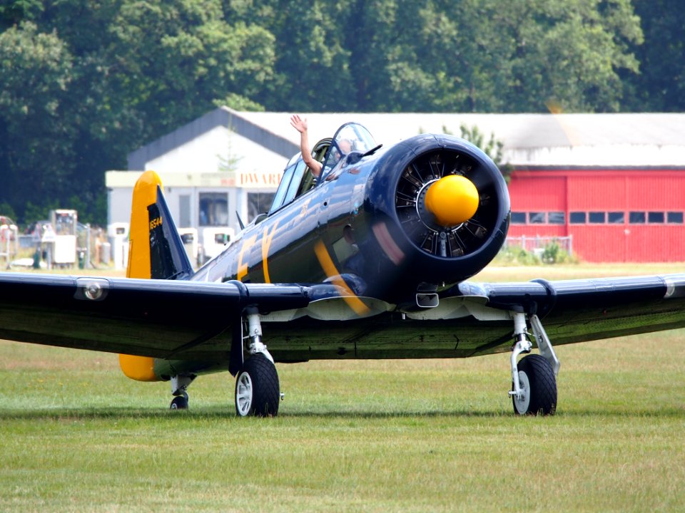 N13FY, AT-6A Texan (16544) at Hilversum Airport (ICAO EHHV), photo-03