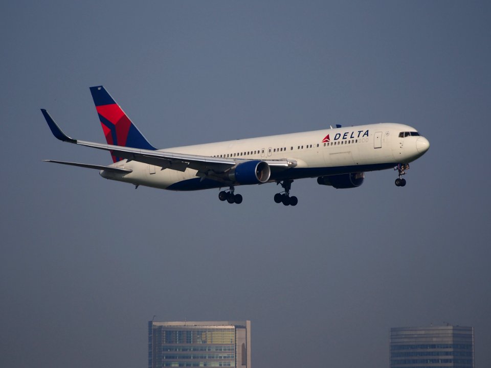 N187DN landing at Schiphol (AMS - EHAM), The Netherlands, pic1