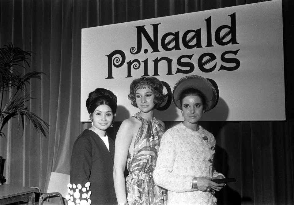 Naaldprinses 1969, mevrouw J. de Wilde uit Hengelo gekozen in Krasnapolsky, Am, Bestanddeelnr 922-4959