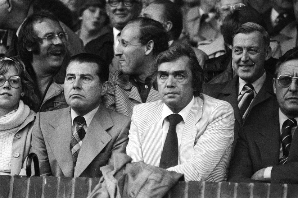 NAC tegen Ajax 0-0, Nederlands elftal trainer Ernst Happel op tribune, Bestanddeelnr 929-3231