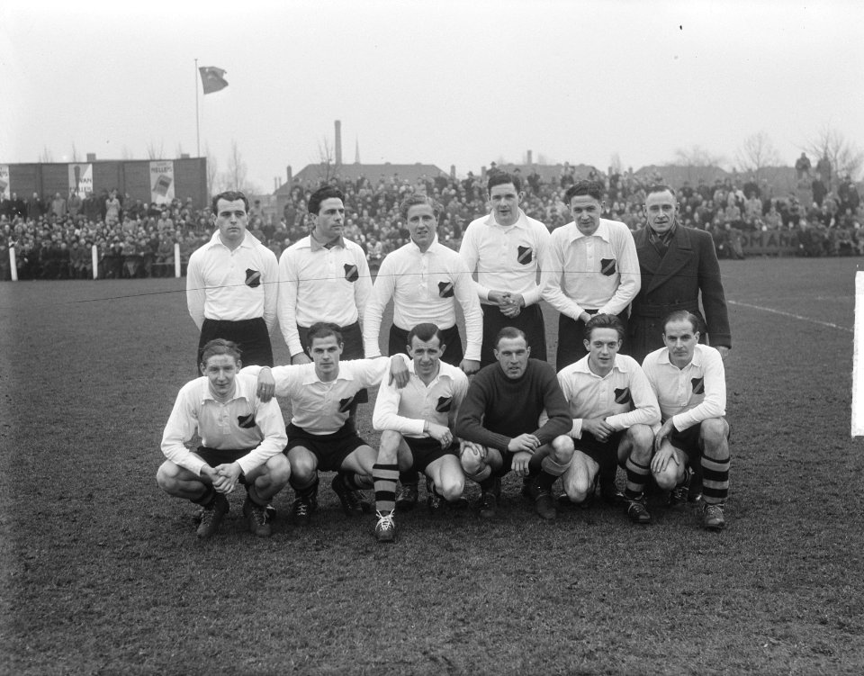 NAC elftal voetbal, Bestanddeelnr 904-4327