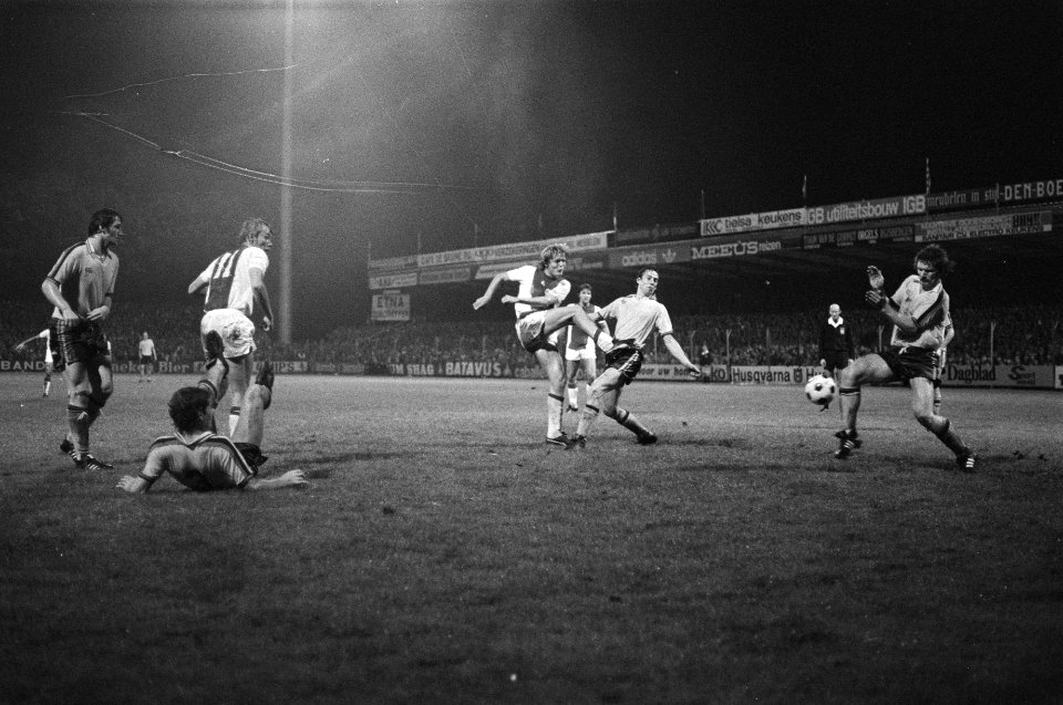 NAC tegen Ajax 0-0, Lerby schiet op doel NAC, Bestanddeelnr 929-3229