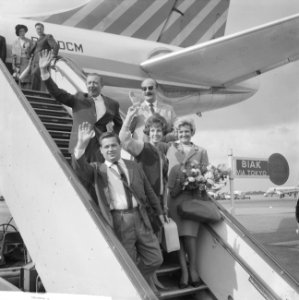 Naar Nieuw-Guinea, vlnr boven Tonnie Bakkenes , Jan Pruis , onder Willy en W, Bestanddeelnr 914-3246