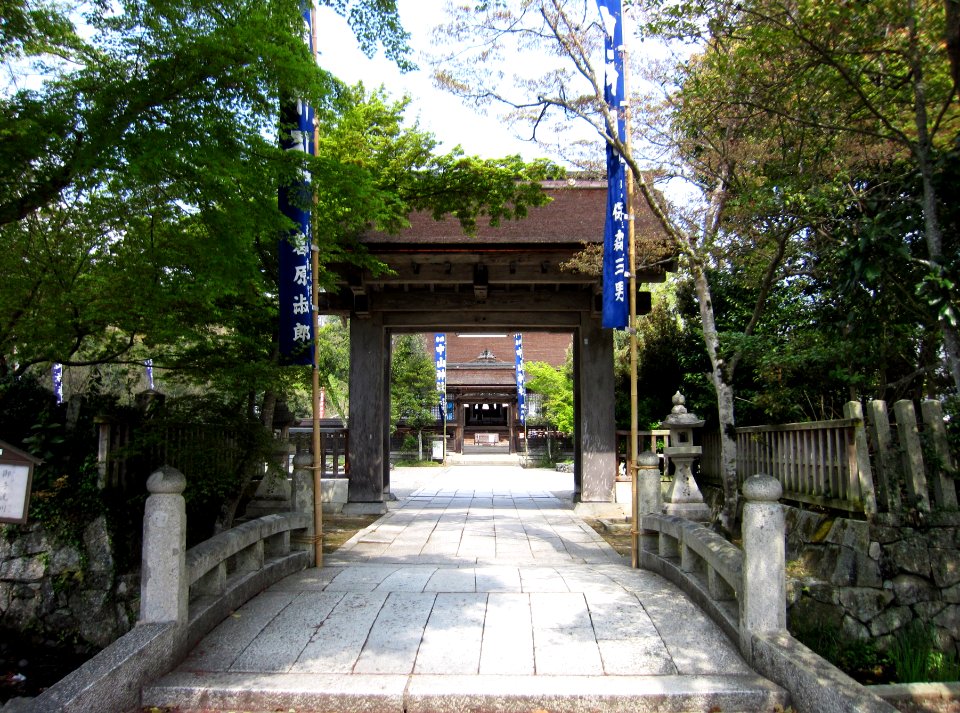 Nakayama-jinja shinmon-2