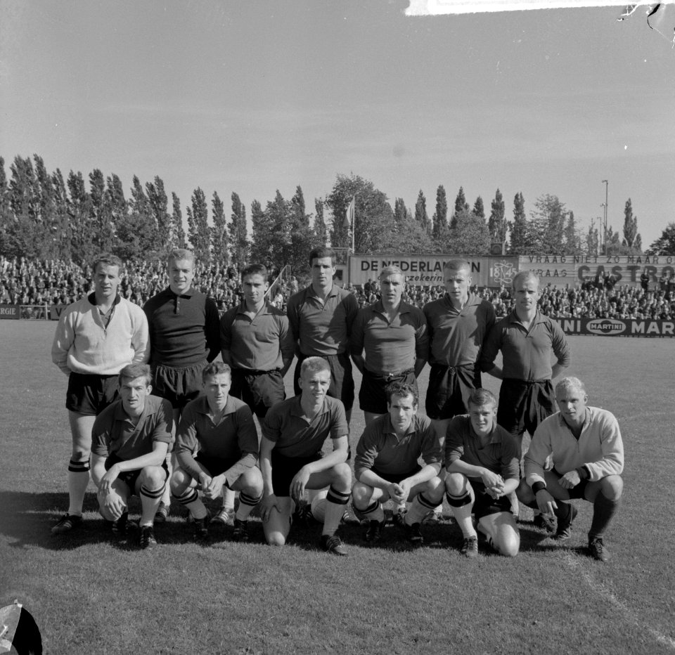 NAC tegen Sittardia 2-2, elftal NAC, Bestanddeelnr 916-8734