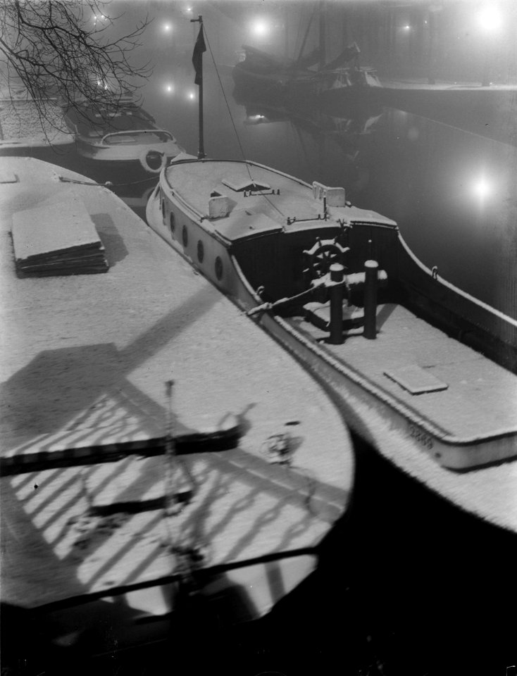 Nachtopname van schuiten in de Prinsengracht, Bestanddeelnr 252-0293