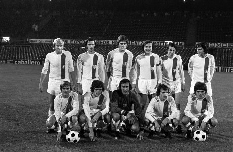 NAC tegen FC Magdenburg , Europacup II , 0-0, nummer 9 scheidsrechter M Wright , Bestanddeelnr 926-6925