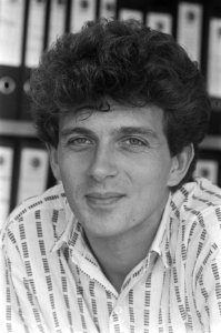 Naast Leonie Jansen nu ook Robert ten Brink als presentator in het Jeugdjournaal, Bestanddeelnr 933-0650