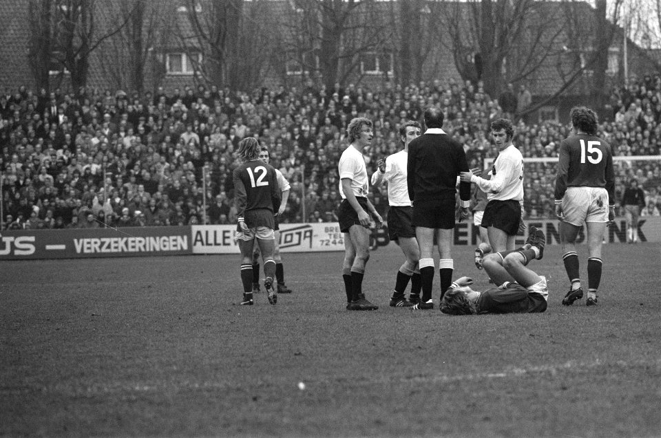 NAC tegen Ajax 2-2, KNVB-beker, nummer 9A Blankenburg in aktie, Bestanddeelnr 926-0904