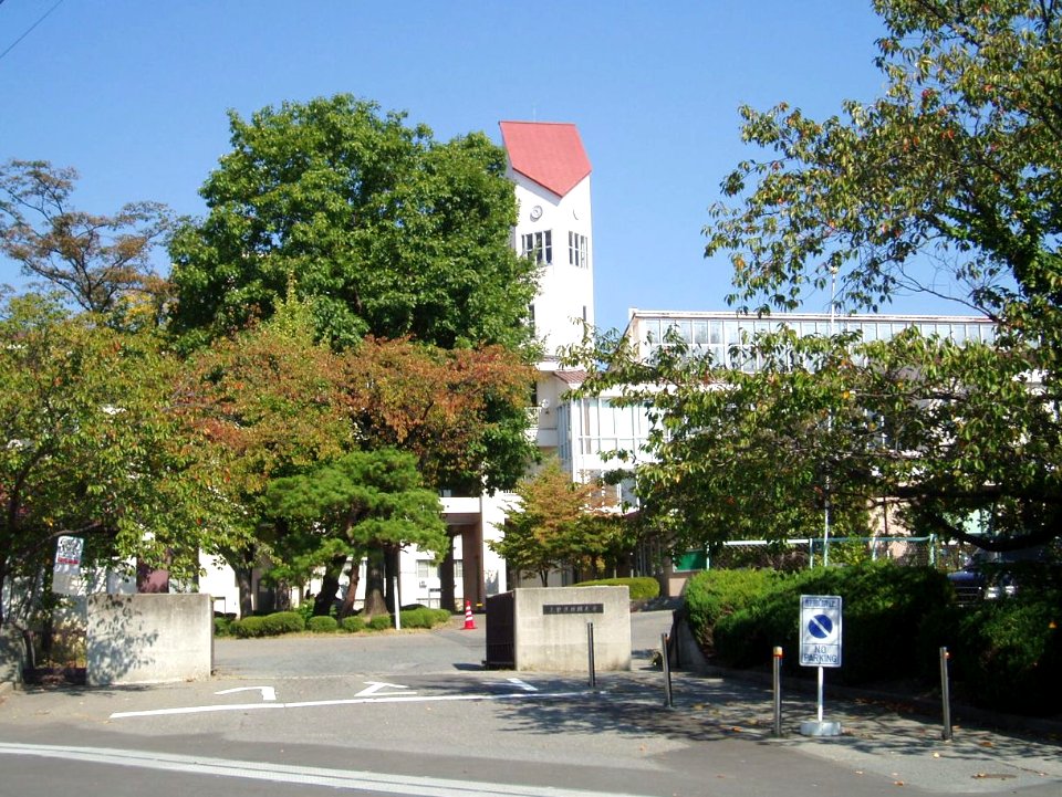 Nagano-Pref-College-2013101401
