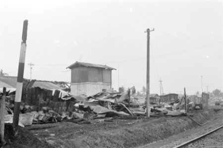 Na een tornado had het er niet anders uitgezien Het spoorweg emplacement van Po, Bestanddeelnr 316-5-5