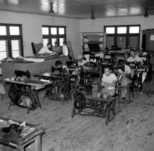 Naaiatelier in het klooster Scherpenheuvel op Curaçao, Bestanddeelnr 252-8568