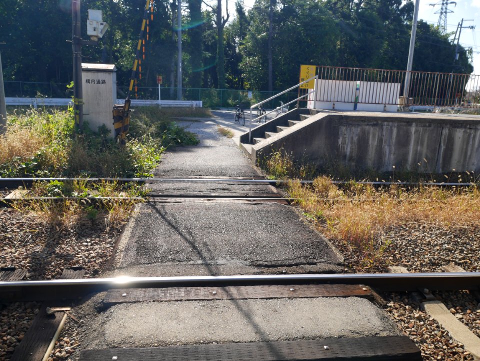 Musa station internal level crossing 20191115 from north