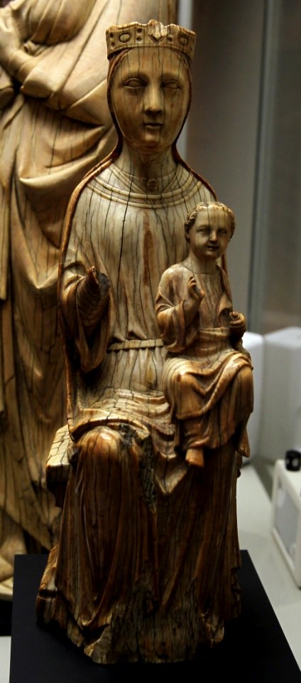 Musée National du Moyen Age Cluny Vierge à l'Enfant trônant Ivoire 05012019 1