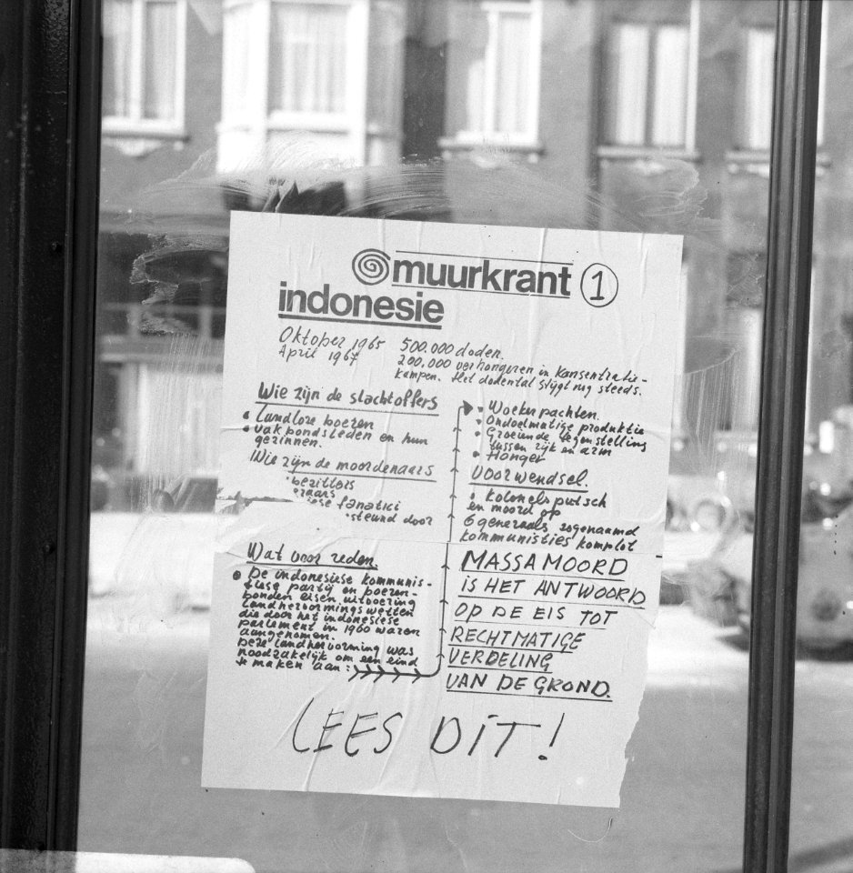 Muurkranten in Amsterdam, Bestanddeelnr 920-2588