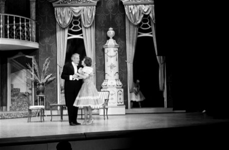 Musical The Sound of Music , repetitie in Carré, Johan Heesters en Mieke Bos t, Bestanddeelnr 915-9767