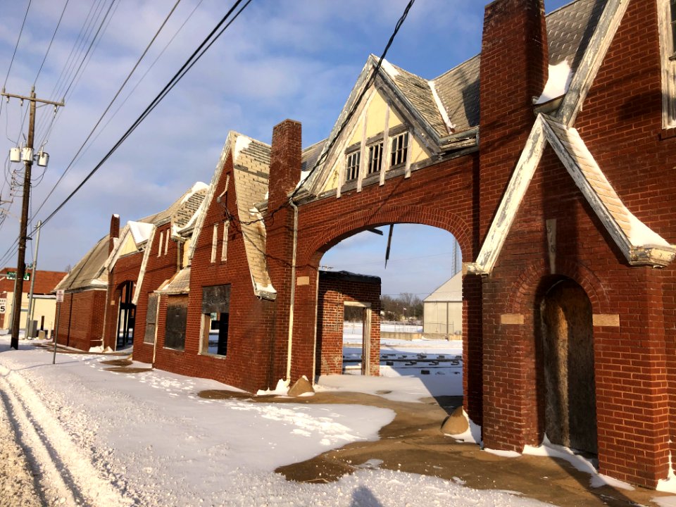 Muskogee snowstorm 2021-02-15 H E Ketcham Lumber Building W