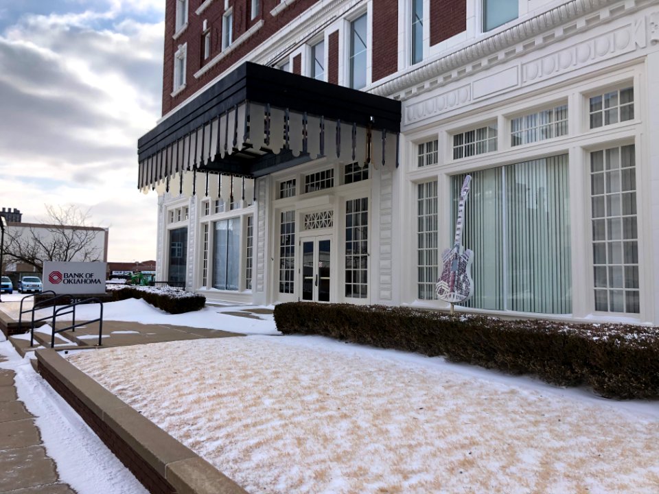 Muskogee snowstorm 2021-02-15 Severs Hotel entrance NE