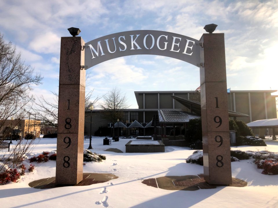 Muskogee snowstorm 2021-02-15 Muskogee Civic Center arch NE