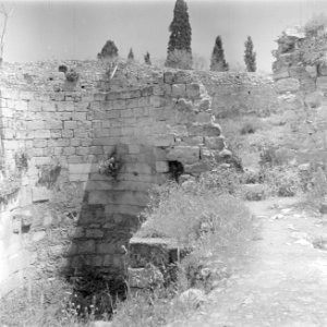 Muurresten bij en onder de basiliek van de Verkondiging te Nazareth bewijzen de , Bestanddeelnr 255-1083