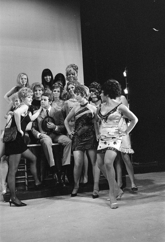 Musical Sweet Charity Jasperina de Jong en Jacco van Renesse en ensemble, Bestanddeelnr 921-8949