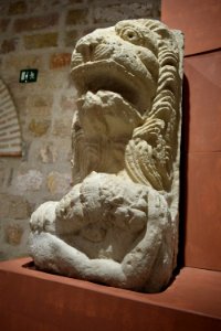 Museo de Linares - León de la puerta norte 08