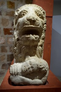 Museo de Linares - León de la puerta norte 09