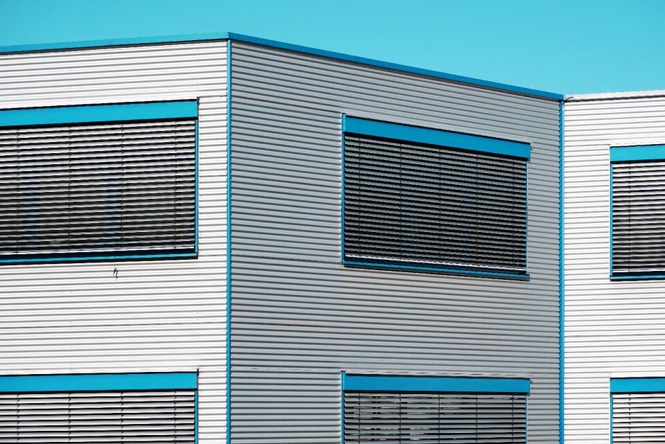 Building high-rise windows