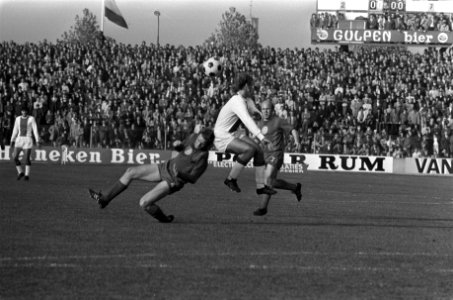MVV tegen Ajax 3-0, actie, Bestanddeelnr 925-0954