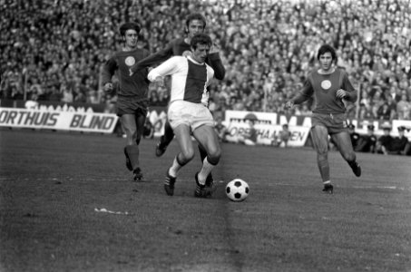 MVV tegen Ajax 3-0, actie, Bestanddeelnr 925-0955