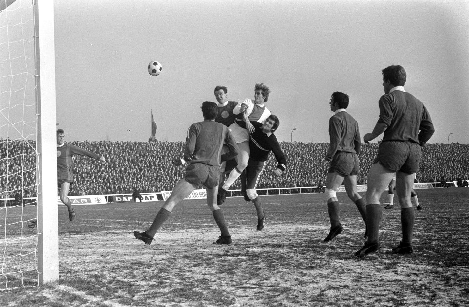MVV tegen Ajax 1-1. Spelmoment waaruit doelpunt voor Ajax, Bestanddeelnr 923-2052
