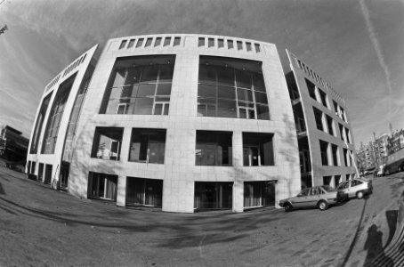 Muziektheater aan de Amstel muziektheater (vervormd door zestien millimeter ), Bestanddeelnr 933-7637