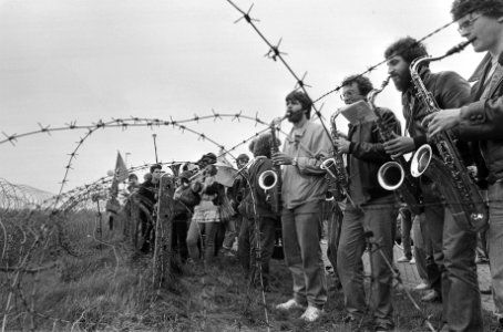 Muzikaal protest door grootste orkest aller tijden tege kruisraketten bij vlie, Bestanddeelnr 932-9866