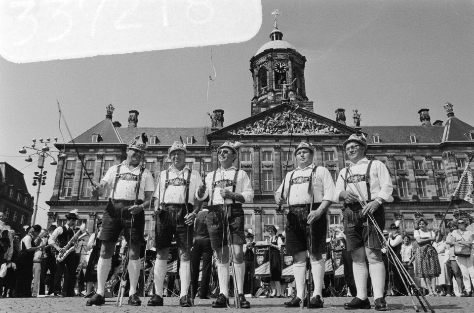 Muzikanten op de Dam, opdracht Telegraaf, Bestanddeelnr 933-7218