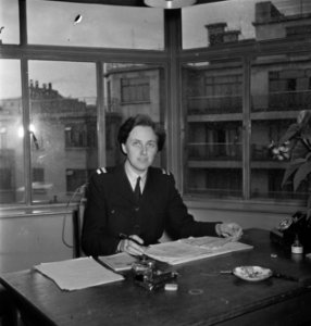 Mw C.E. Smit-Deyserinck, Leidster van het Vrijwillig Vrouwen Hulpkorps, Bestanddeelnr 935-0739