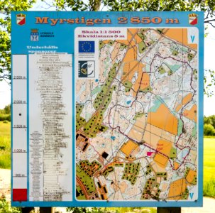Myrstigen track information board