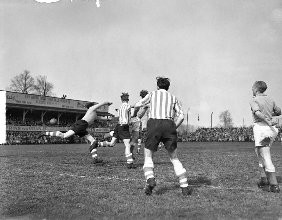 MVV tegen PSV 2-2 PSV kampioen, Bestanddeelnr 904-5103