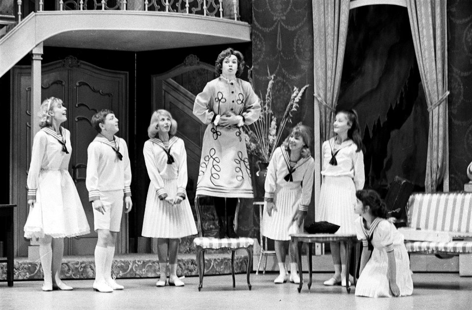 Musical The Sound of Music , repetitie in Carré, Mieke Bos als de gouvernante , Bestanddeelnr 915-9761