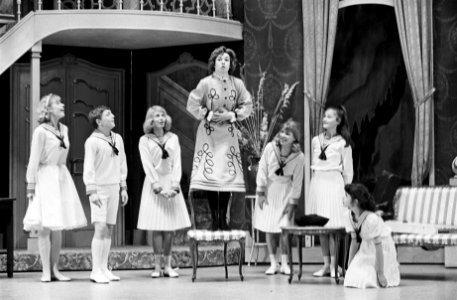 Musical The Sound of Music , repetitie in Carré, Mieke Bos als de gouvernante , Bestanddeelnr 915-9761