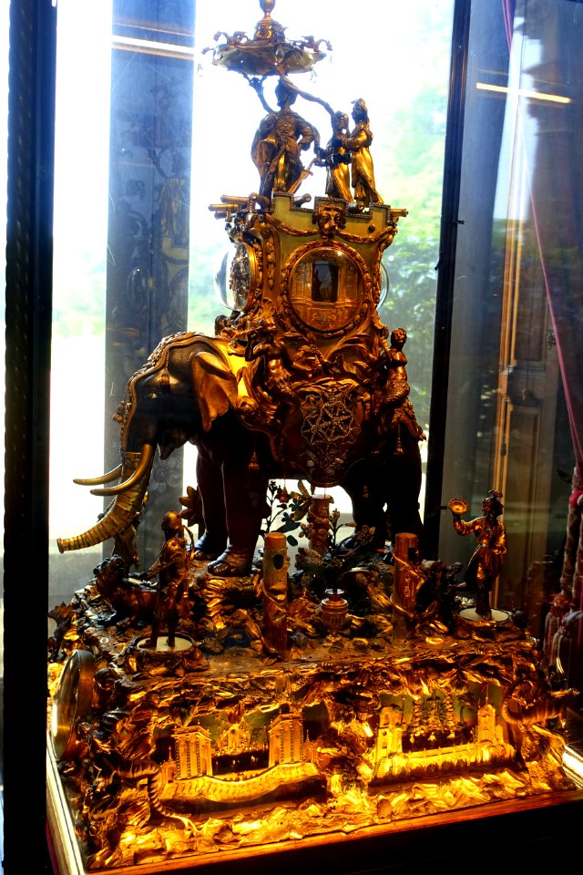 Musical automaton by Hubert Martinet, London, 1768-1772, bronze with gilt and patinated bronze, oil paint, paste, mother of pearl, glass - Waddesdon Manor - Buckinghamshire, England - DSC07639