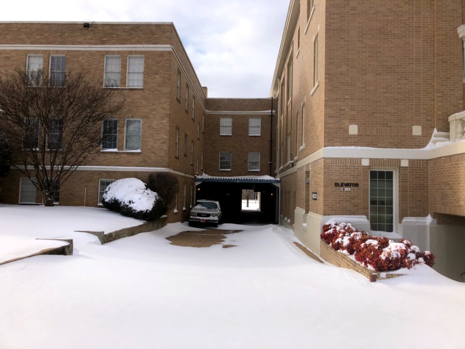 Muskogee snowstorm 2021-02-15 First Baptist Church access road SE