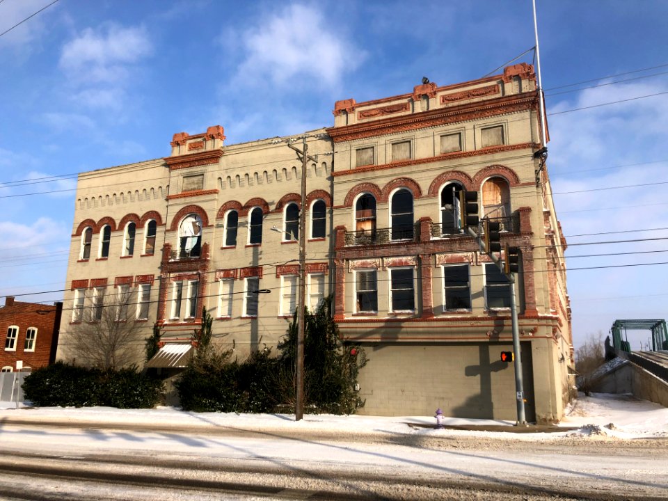Muskogee snowstorm 2021-02-15 H E Ketcham Lumber Building NW