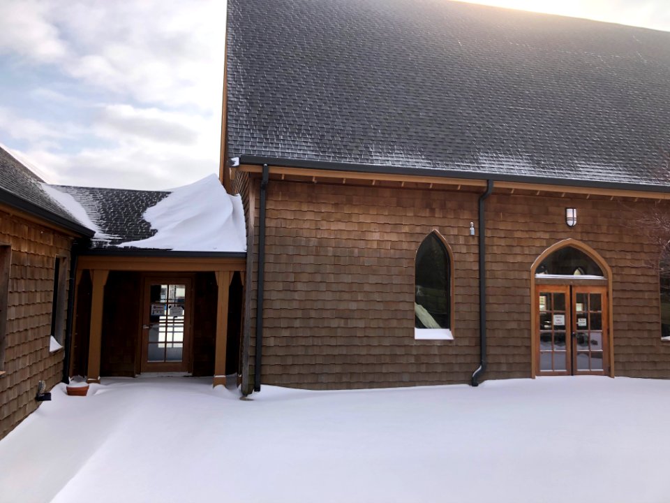 Muskogee snowstorm 2021-02-15 Grace Episcopal Church courtyard NE