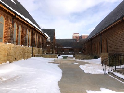 Muskogee snowstorm 2021-02-15 Grace Episcopal Church courtyard NW