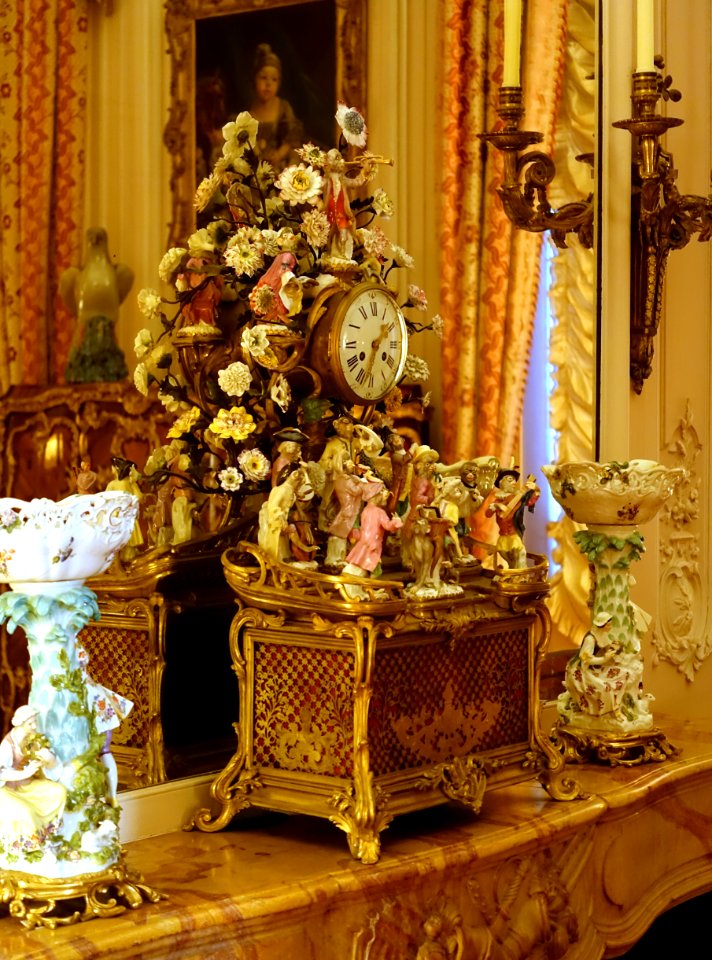 Musical clock, maker unknown, Paris, mid 1700s with clock movement 1855-1886 - Waddesdon Manor - Buckinghamshire, England - DSC07752