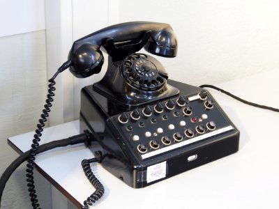Museum Verbindingsdienst Old telephone pic4